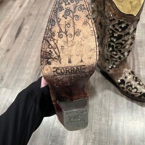 Corral Brown Leather Boots with Embroidery